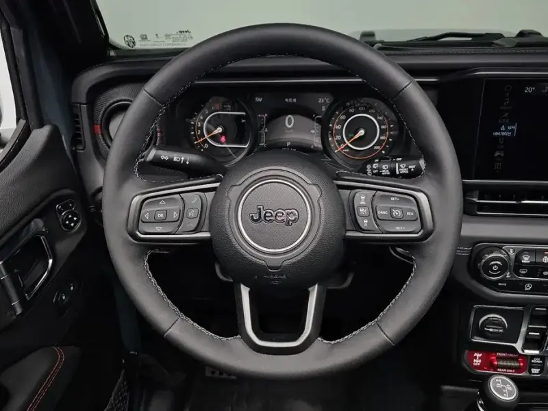 2025 Jeep Wrangler с пробегом 4 931 км