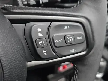 2025 Jeep Wrangler с пробегом 4 931 км