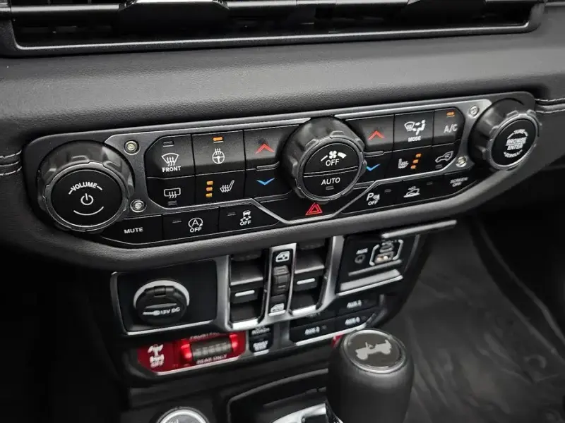2025 Jeep Wrangler с пробегом 4 931 км