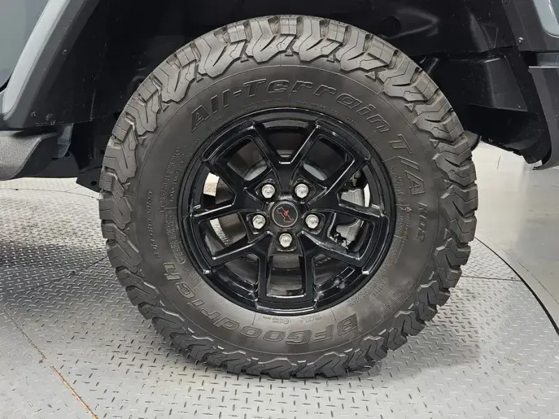 2025 Jeep Wrangler с пробегом 4 931 км