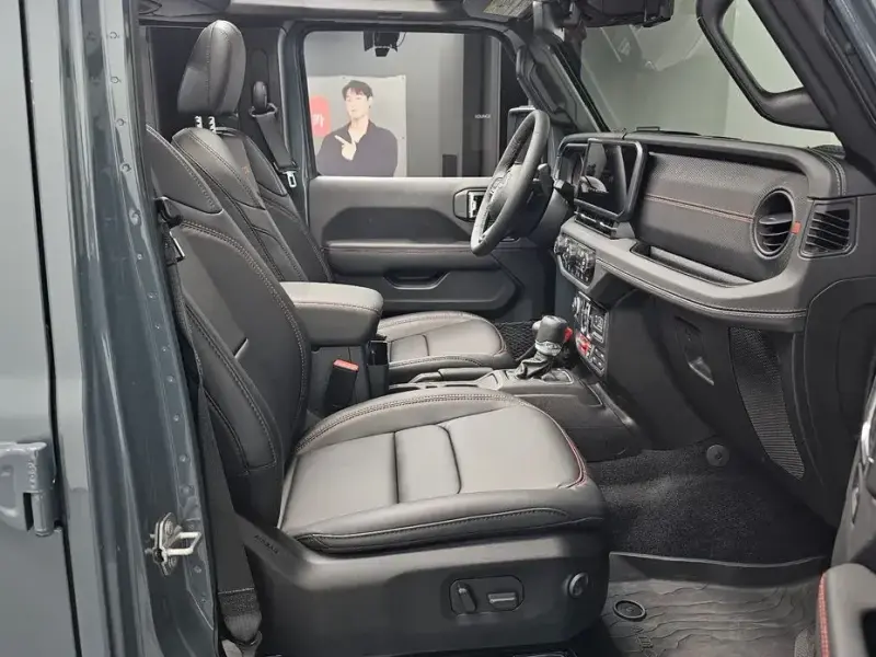 2025 Jeep Wrangler с пробегом 4 931 км