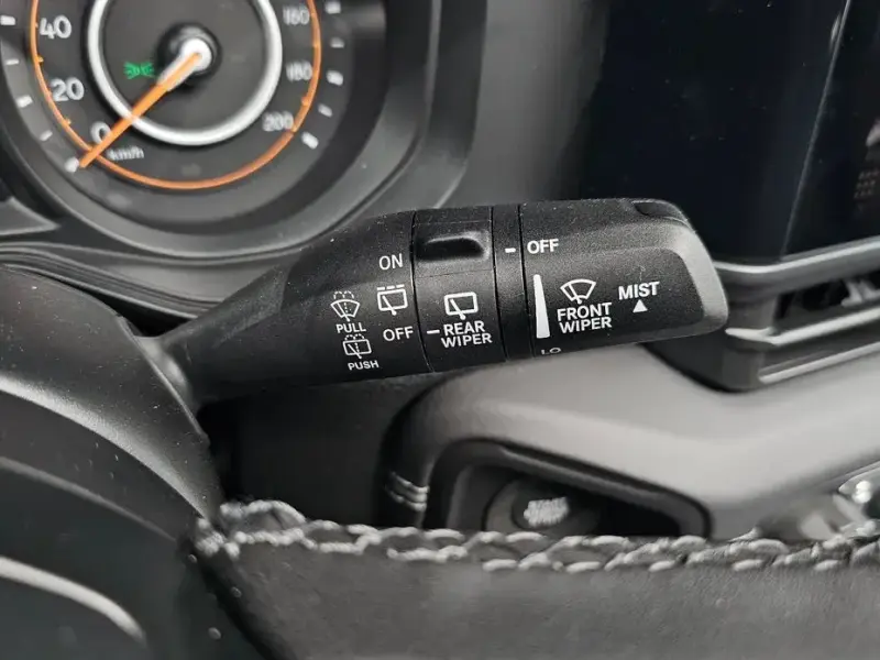 2025 Jeep Wrangler с пробегом 4 931 км