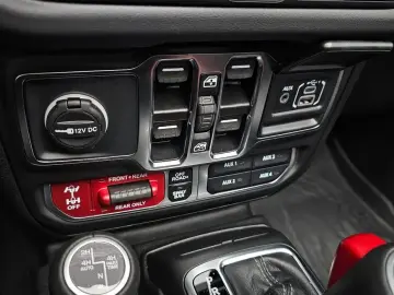 2025 Jeep Wrangler с пробегом 4 931 км