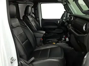 2023 Jeep Wrangler с пробегом 42 253 км