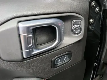 2023 Jeep Wrangler с пробегом 40 053 км