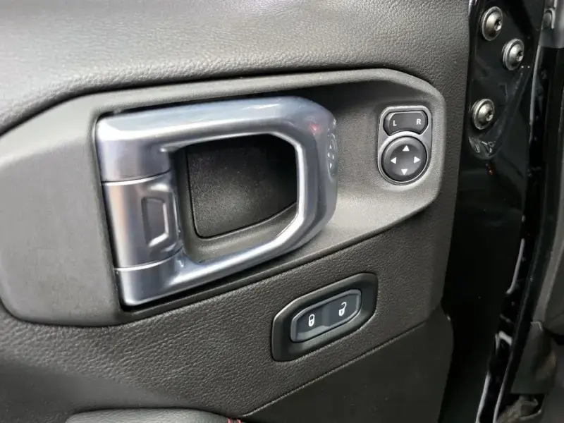 2023 Jeep Wrangler с пробегом 40 053 км