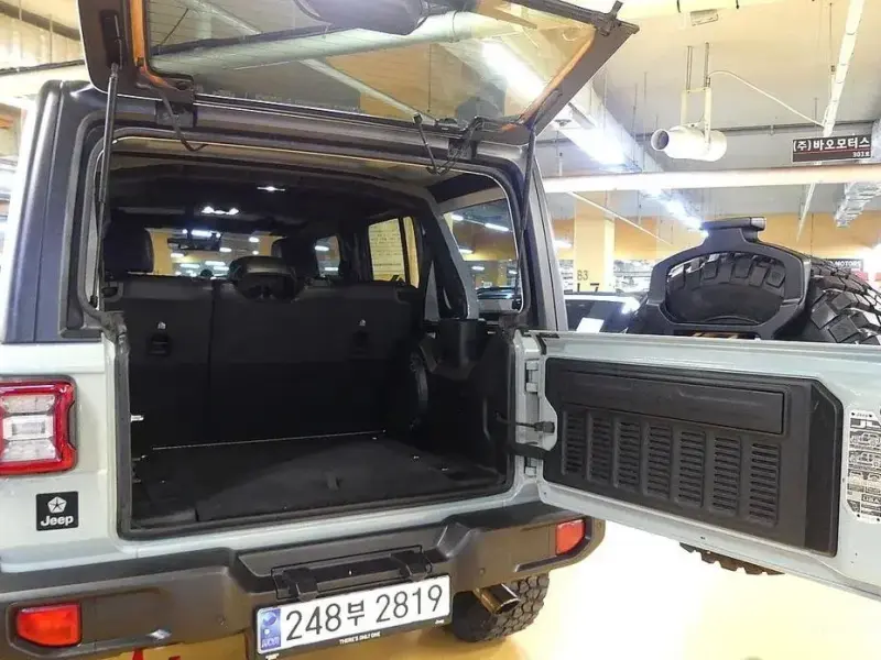2023 Jeep Wrangler с пробегом 36 000 км