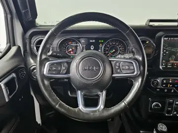 2023 Jeep Wrangler с пробегом 78 097 км