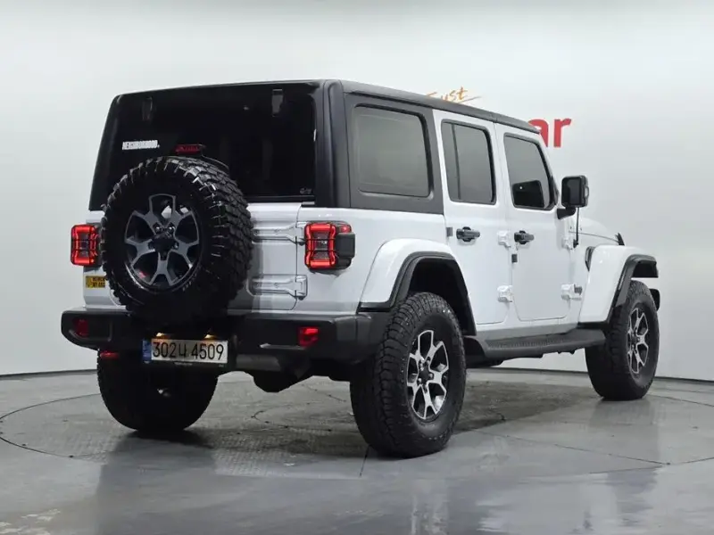 2022 Jeep Wrangler с пробегом 56 048 км