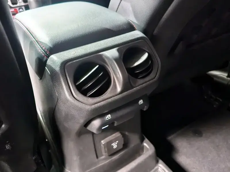 2023 Jeep Wrangler с пробегом 52 493 км