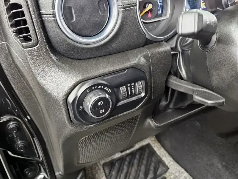 2023 Jeep Wrangler с пробегом 47 832 км