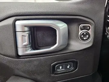 2023 Jeep Wrangler с пробегом 47 832 км