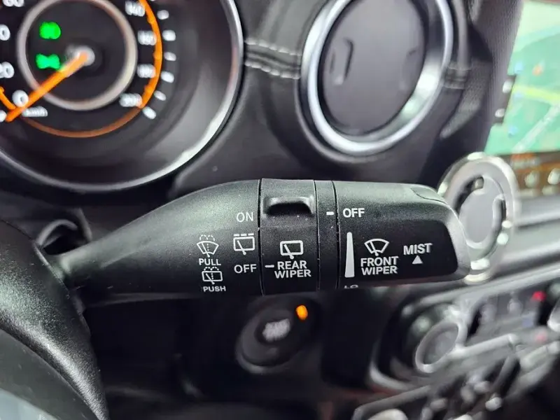 2023 Jeep Wrangler с пробегом 47 832 км