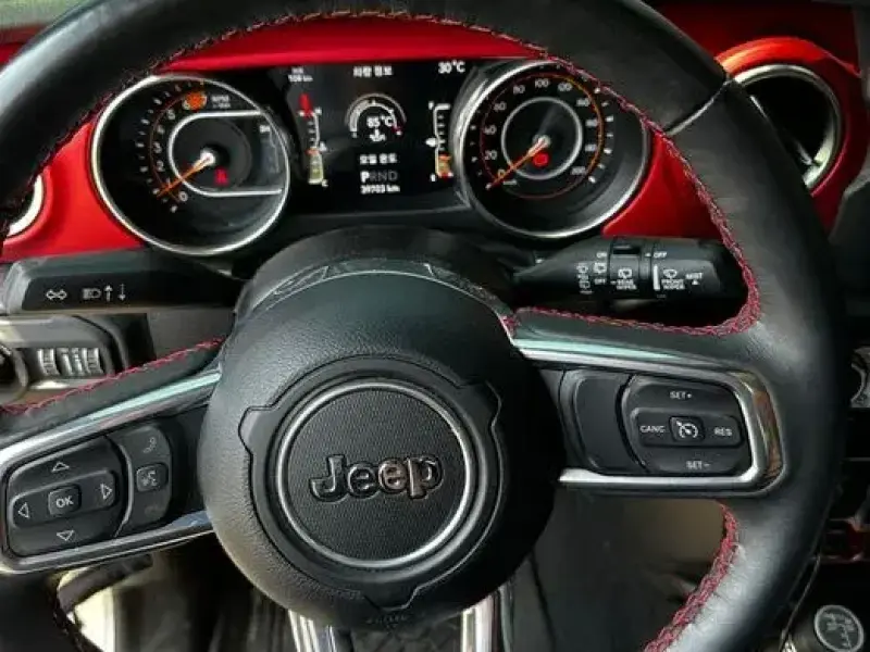 2023 Jeep Wrangler с пробегом 40 000 км