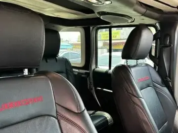 2023 Jeep Wrangler с пробегом 40 000 км