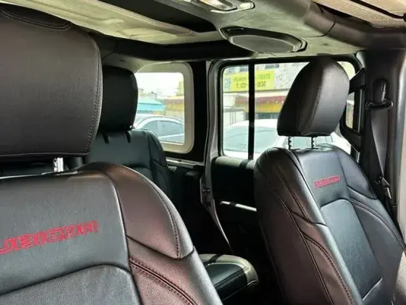 2023 Jeep Wrangler с пробегом 40 000 км