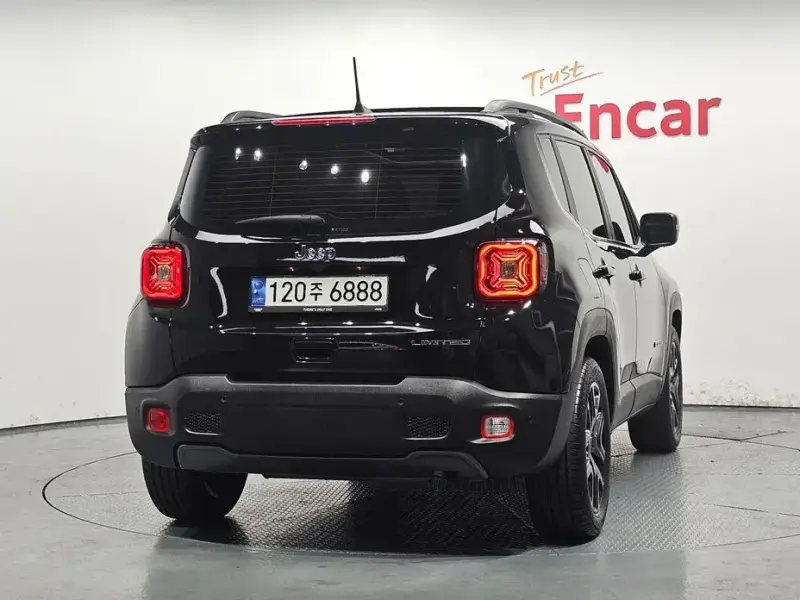 2023 Jeep Renegade с пробегом 25 247 км