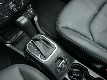 2023 Jeep Renegade с пробегом 25 247 км