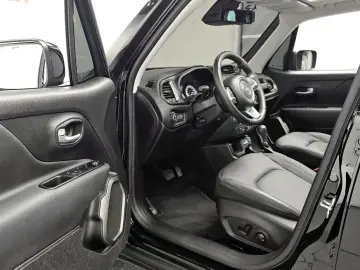 2023 Jeep Renegade с пробегом 25 247 км