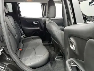 2023 Jeep Renegade с пробегом 25 247 км