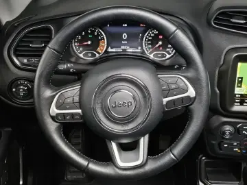 2023 Jeep Renegade с пробегом 25 247 км