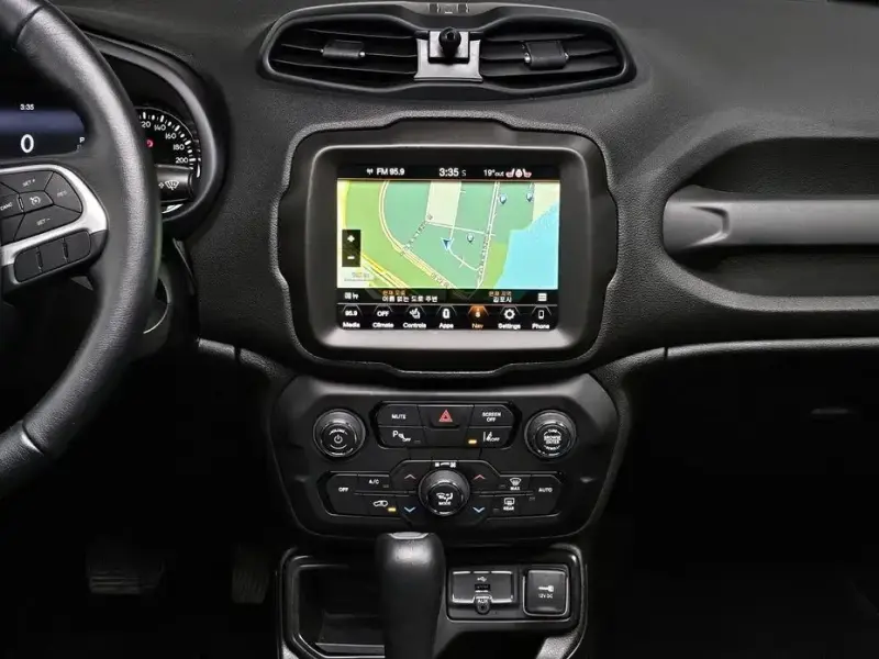 2023 Jeep Renegade с пробегом 25 247 км