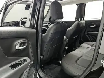 2023 Jeep Renegade с пробегом 25 247 км