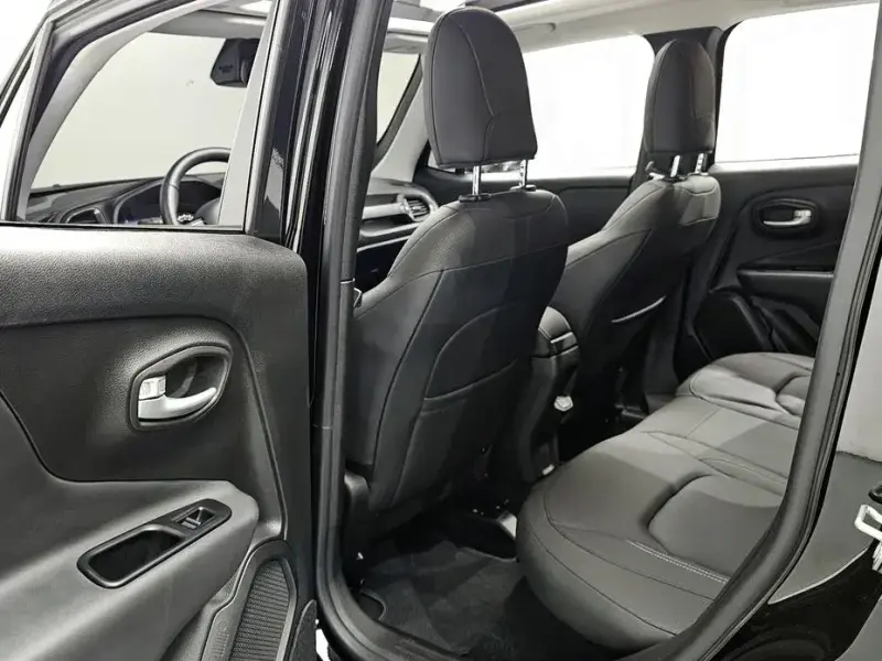 2023 Jeep Renegade с пробегом 25 247 км