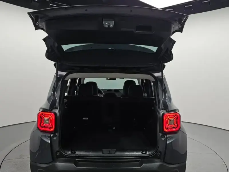 2023 Jeep Renegade с пробегом 27 506 км