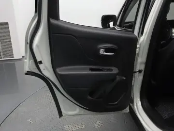 2021 Jeep Renegade с пробегом 22 619 км