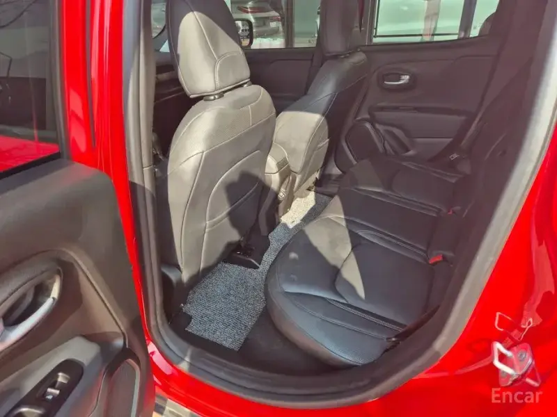 2023 Jeep Renegade с пробегом 19 340 км