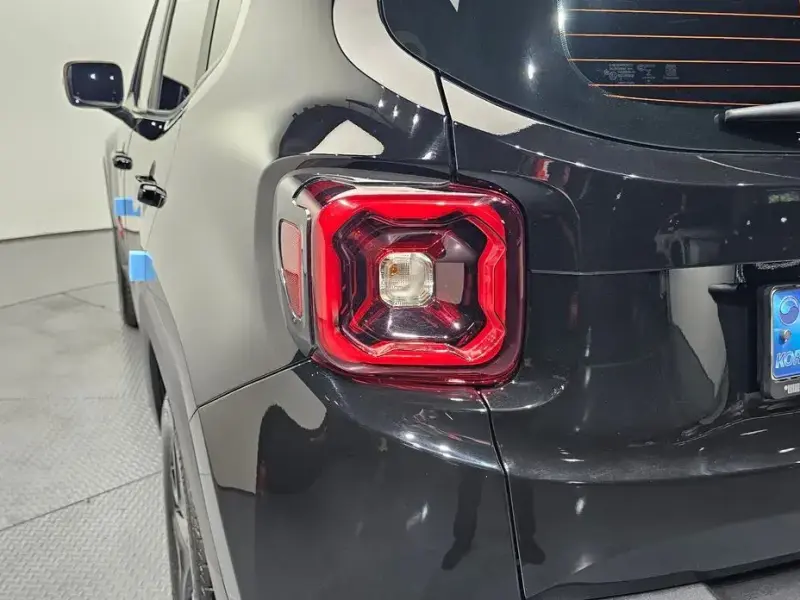 2023 Jeep Renegade с пробегом 19 485 км
