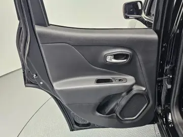 2023 Jeep Renegade с пробегом 19 485 км