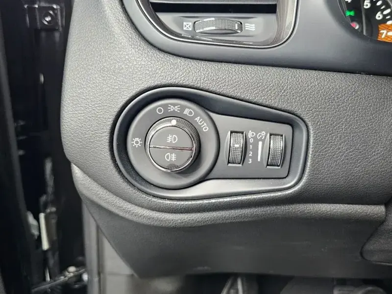 2023 Jeep Renegade с пробегом 19 485 км
