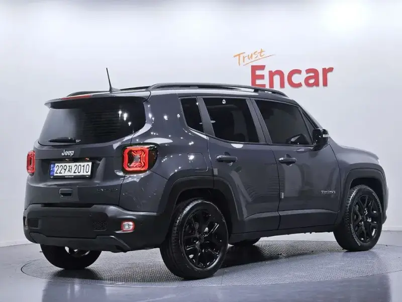 2023 Jeep Renegade с пробегом 15 137 км