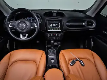 2023 Jeep Renegade с пробегом 15 137 км