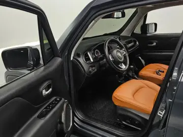 2023 Jeep Renegade с пробегом 15 137 км
