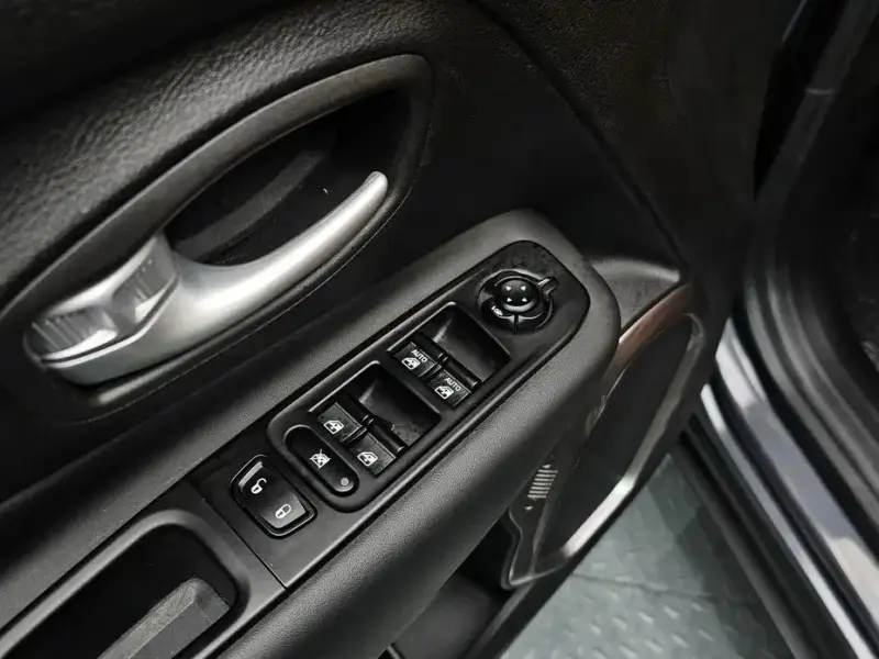 2023 Jeep Renegade с пробегом 15 137 км