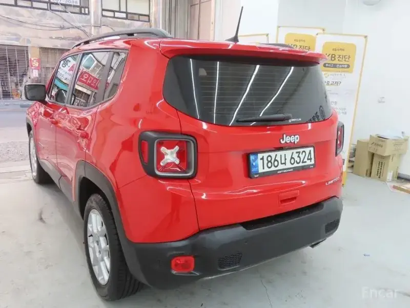 2021 Jeep Renegade с пробегом 15 000 км