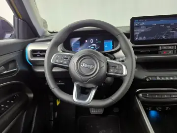 2024 Jeep Avenger с пробегом 9 803 км