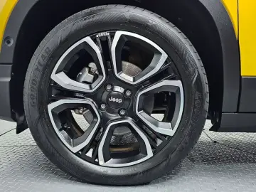 2024 Jeep Avenger с пробегом 4 533 км