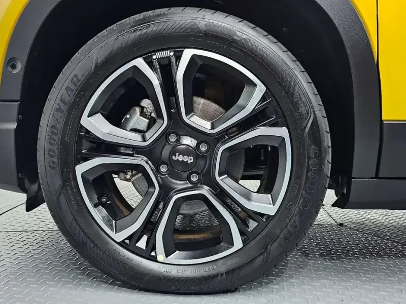 2024 Jeep Avenger с пробегом 4 533 км