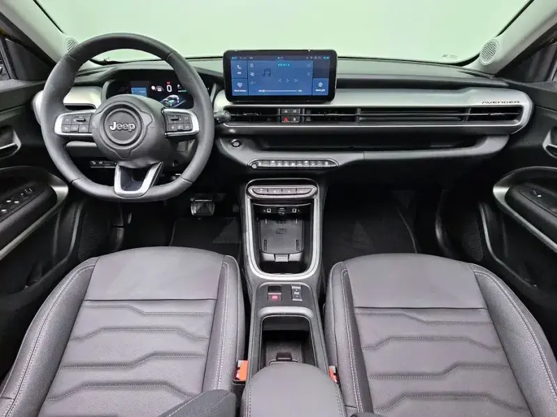 2024 Jeep Avenger с пробегом 4 533 км