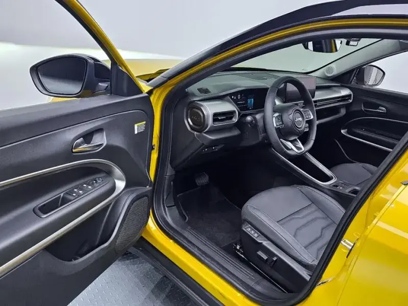 2024 Jeep Avenger с пробегом 4 533 км