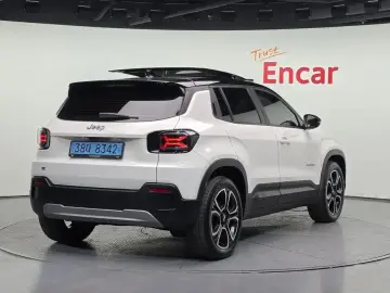 2024 Jeep Avenger с пробегом 9 498 км