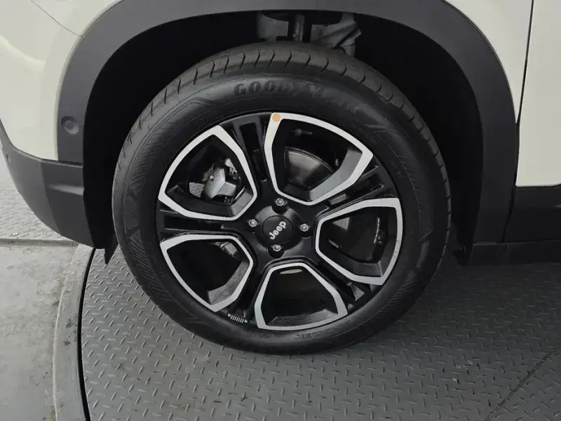 2024 Jeep Avenger с пробегом 9 498 км
