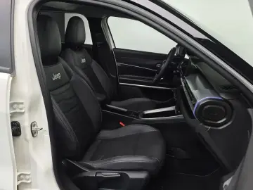 2024 Jeep Avenger с пробегом 9 498 км