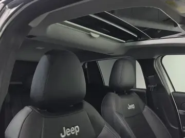 2024 Jeep Avenger с пробегом 9 498 км