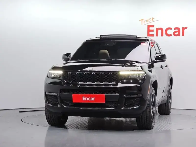 2023 Jeep Grand Cherokee с пробегом 16 750 км
