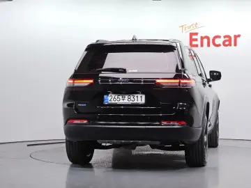 2023 Jeep Grand Cherokee с пробегом 16 750 км